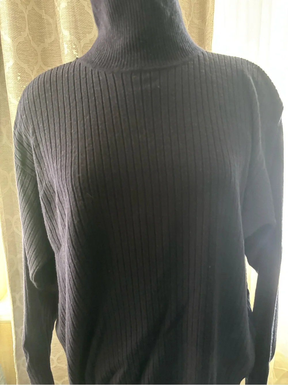Banana Republic 100% merino wool black Ribbed Turtleneck top size M